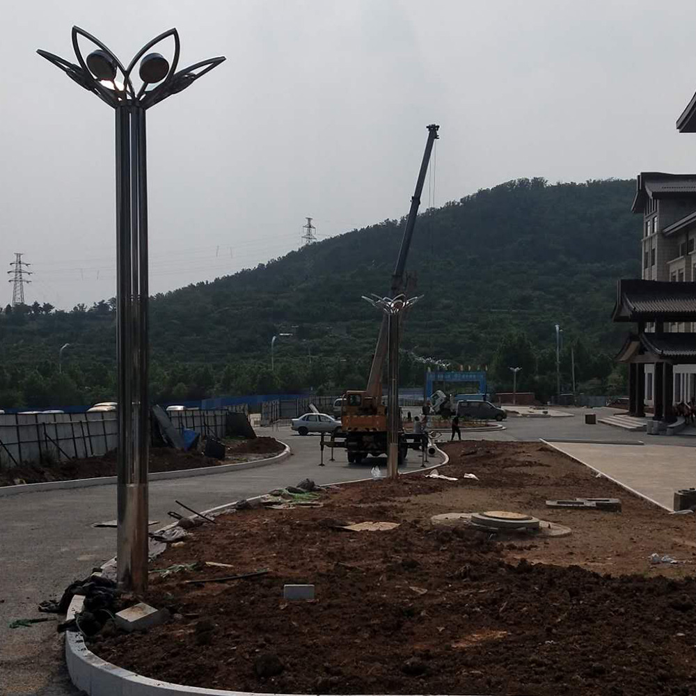 山東青島太陽(yáng)能道路燈廠(chǎng)家 太陽(yáng)能小型路燈安裝廠(chǎng)家